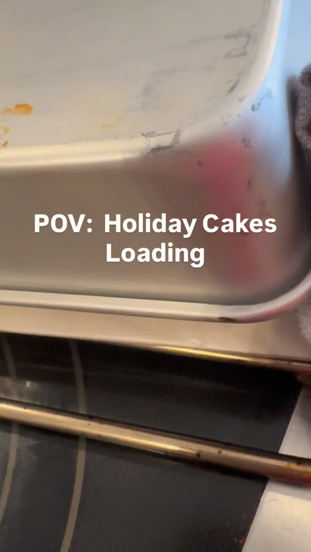 Hey Beauties Happy Holidays!  Thanks for all of the holiday love and orders.. I’ll end this years baking, December 23,  I won’t return until the New Year…💋
#bakerlife #godmorningtuesday #holidaybaking