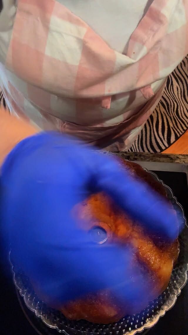 You can taste the love put into this Pineapple Upside Down Cake with a Caramel Drizzle…💞💞💞
Love is the key to baking great desserts…you can literally taste it…💋

#homebakerylife #homemade #pineappleupsidedowncake #ᴍᴀᴅᴇᴡɪᴛʜʟᴏᴠᴇ #sweettoothcravings #droolworthy #sweetlife #satisfyingvideo #softlife