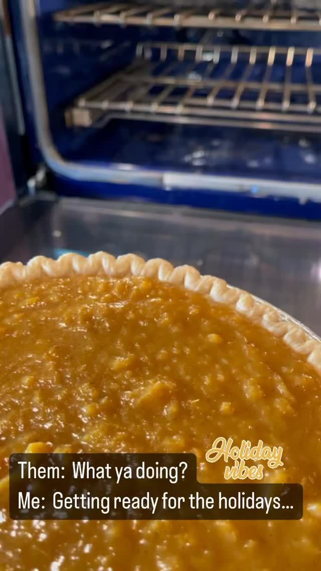 Hey Beauties…Sweet Potato pies going in!! Time to order!! The holidays are coming….Shipping available.  Make sure you place your order…once my calendar is full, no more orders will be taken…💋

Www.queenzuri.com

#shipping #sweetpotatopie #pies #holidays #friday #fridaymotivation #baking #reelsitfeelit