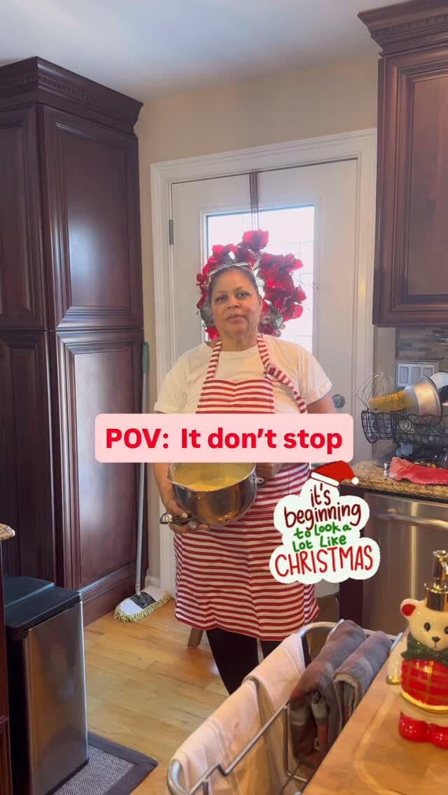 Hey Beauties! 
See you in the new year!
Have a very Merry Christmas🎄🎄🎄
#christmastreats #bakerlife #homemadefoodswithlove❤️ #baking #homemade