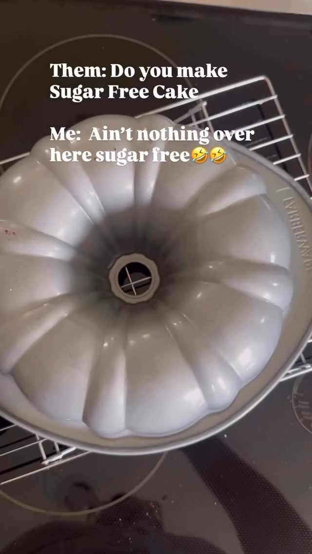 😢 Sorry ain’t nothing sugar free over here🤣😩🤣

#homemade #cakes #poundcakes #labordayweekend #sweettoothsatisfied #mondaymorningmotivation #bakerlife #delicious_food