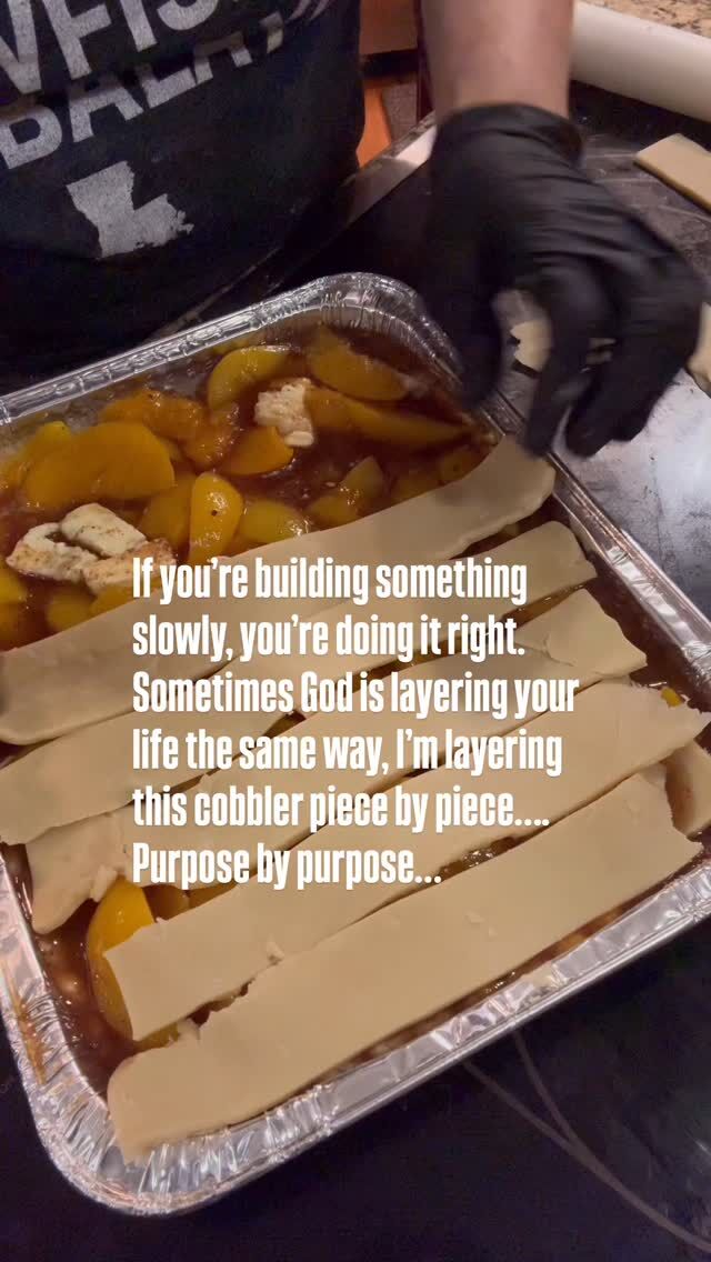 Hey Beauties!  Stop waiting for things to come together…if you needed a reminder that progress doesn’t happen all at once…It happens one strip at a time… just like this peach cobbler.  Stay patient. Keep building….your recipe is still working💋.

#stopscrolling #trusttheprocess #peachcobbler #wednesdaywisdom #progress