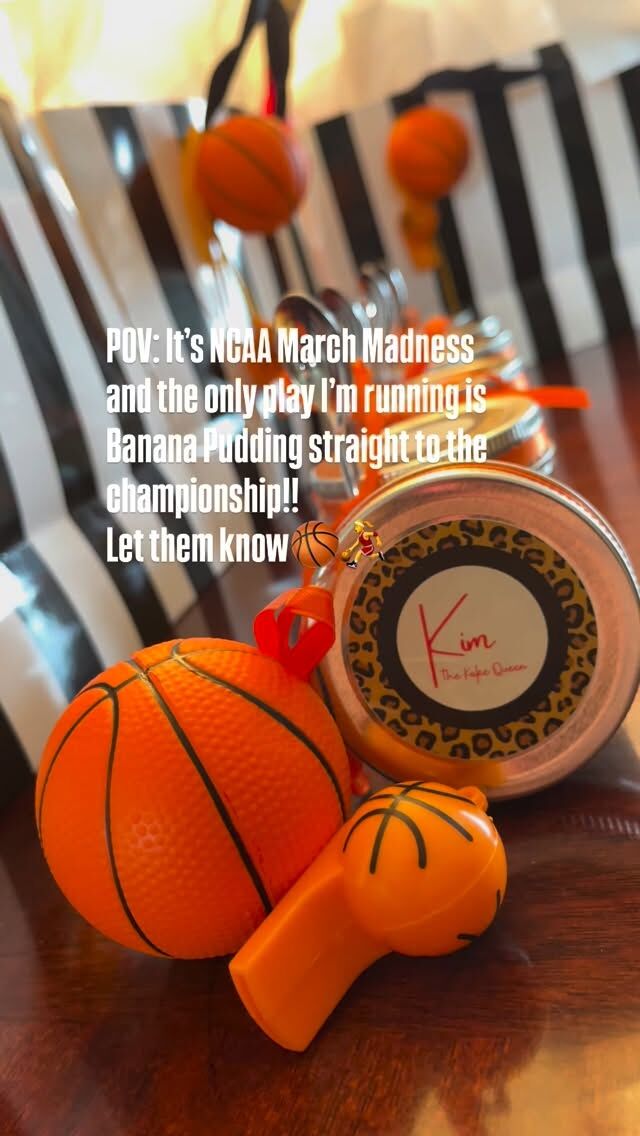 Hey Beauties! 
My Corporate client! said, “Run the play.”
So I layered the cookies, dropped the bananas, whipped the cream, and BOOM… game winner!
If this banana pudding was on the court, it’d already be cutting down the nets!  Love creating these for March Madness
@ncaa 
Go @uconnhuskies !

Www.queenzuri.com
#mondaymotivation #BananaPudding #corporategiftideas #marchmadness #finalfour