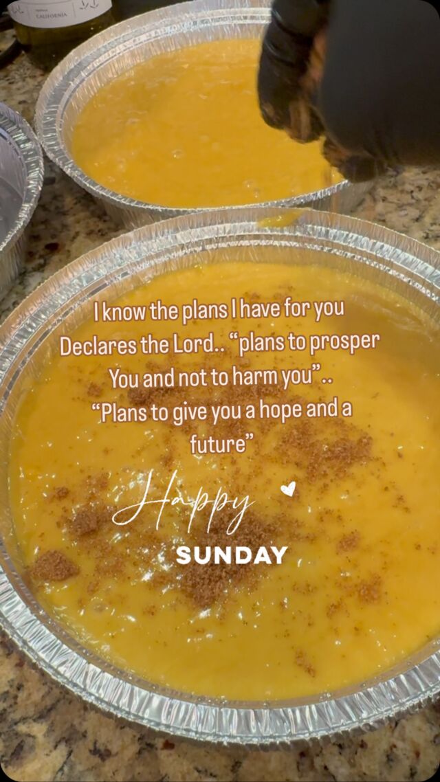 Hold the vision….trust the process… Happy Sunday💋……

#sunday #sundayvibes #sundaymotivation❤️ #faith #ctbaker #homemade #cakelover #homemade #kimthekakequeen #bakerlife #ctfoodie #deliciouscake #applepie🍎 #ctcakes #corporategifts #holidaybaking