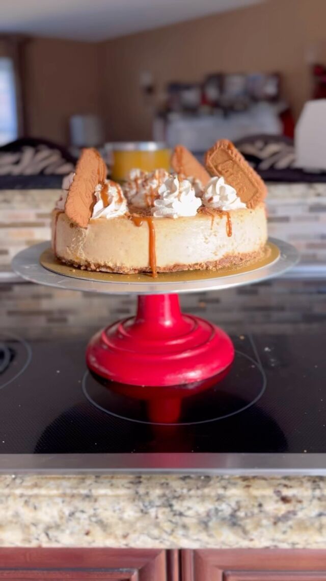 For your viewing pleasure….What!! Let me finish up and deliver this Sweet Potato Cheesecake.. Happy Thanksgiving ya’ll…you know how to find me….💋www.queenzuri.com

#classes #recipes #bakingclasses #southernbaker #delicious #homemade #ctbaker #baker #holidaybaking #sweetpotatocheesecake #beybey