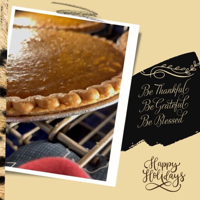 .Its been a long week beauties.. Sweet Potato Pie orders going out this weekend for you to enjoy!  Thanks for all the love this holiday season....

#friday #outtahere #bakeday #baking #beauties #kimthekakequeen #quittingtime #hello #bake #bakinglove #bakery #holiday #thanksgiving #holidaytime #desserts #cake #pies #cobblers #holidaydessert #dessert #yummy #bakerlife #bakinglove #sweetptatopie