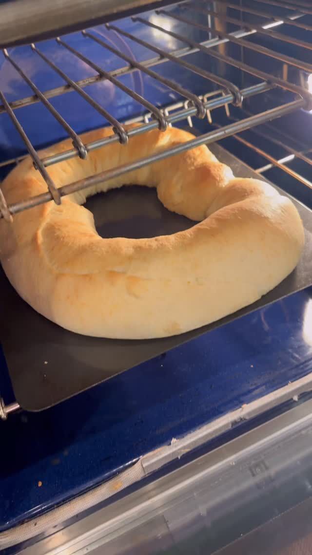 Hey Beauties!  Mardi Gras over! I know  my king cakes are delicious!  but you got to catch me next year for real…💋

#kingcake #delicious #homemade #neworleans #saturdaymorningvibes