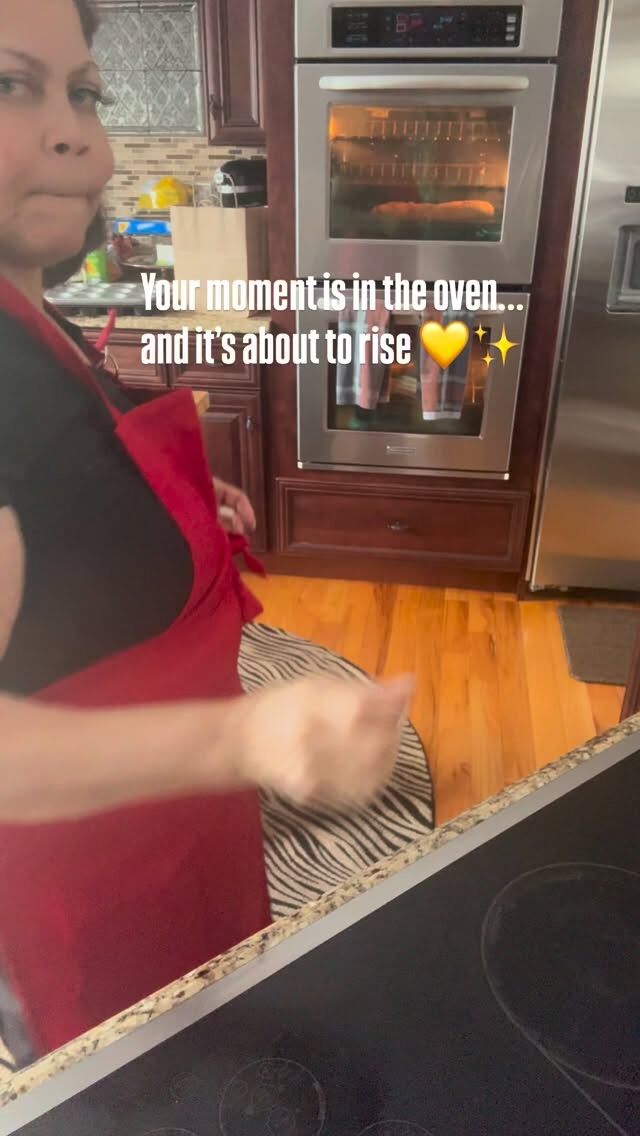 Hey Beauties!  If it didn’t rise overnight, don’t throw it away. Some blessings need a little more heat, a little more patience, and a whole lotta faith. Keep mixin’, keep prayin’, keep showin’ up. 💋

#rise #earlymorningvibes #bakinginspiration #thursdayvibes  #ovenbaked